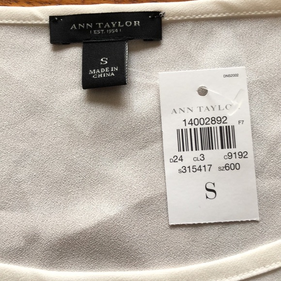 Ann Taylor blouse. Size small. New. - Picture 4 of 7